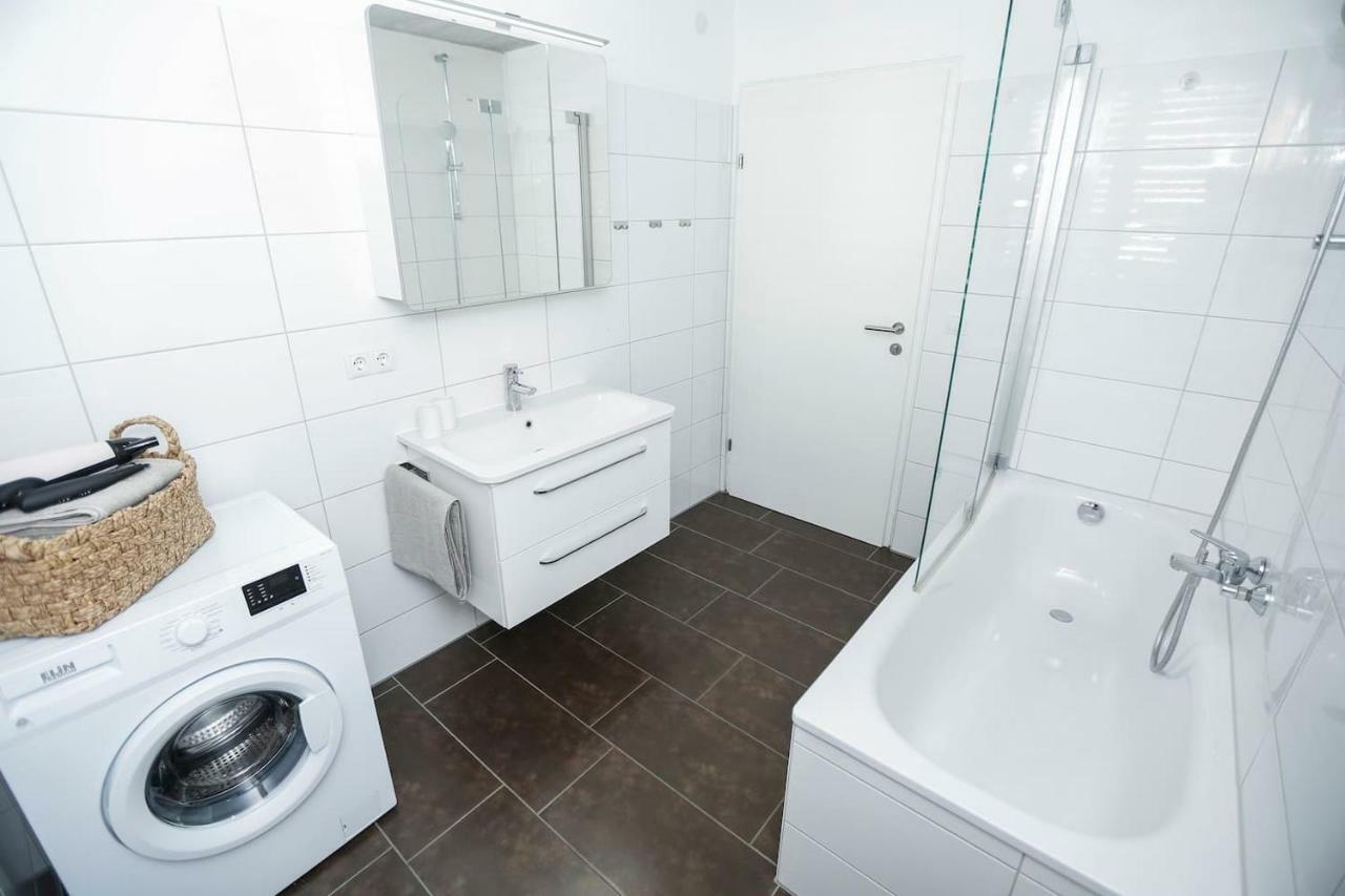 Gartenwohnung In Praemierter Wohnanlage Klaus  Exteriér fotografie