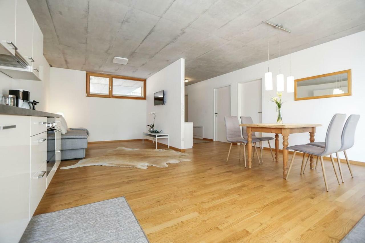 Gartenwohnung In Praemierter Wohnanlage Klaus  Exteriér fotografie